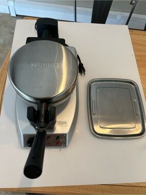 Waring Pro Professional Waffle Maker Stainless Steel Model WMK300 w/ Drip Tray